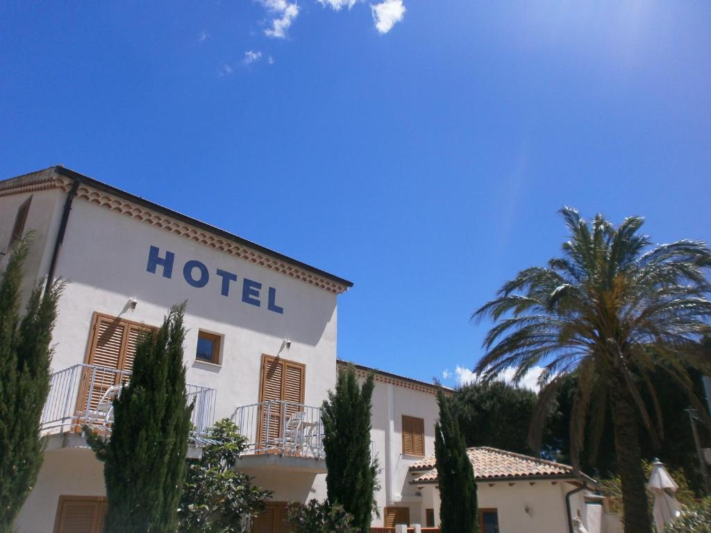 Hotel La Bastide Ле-Лаванду Экстерьер фото
