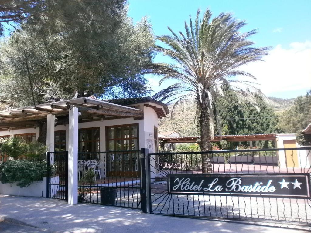 Hotel La Bastide Ле-Лаванду Экстерьер фото